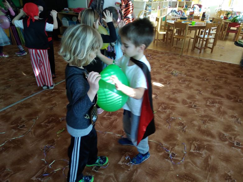 kluci se soustředí